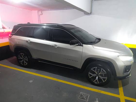 JEEP COMMANDER 1.3 T270 TURBO FLEX LIMITED AT6 JEEP COMMANDER 1.3 T270 TURBO FLEX LIMITED AT6